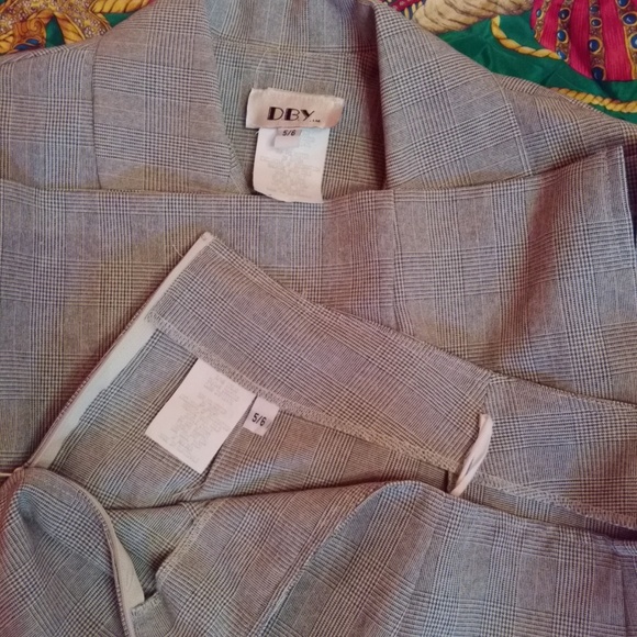 Suit - Picture 4 of 4